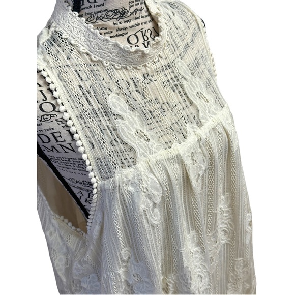 Xhilaration Cold Shoulder Top Victorian Style Lace & Embroidered Plus Size XXL - Picture 5 of 16